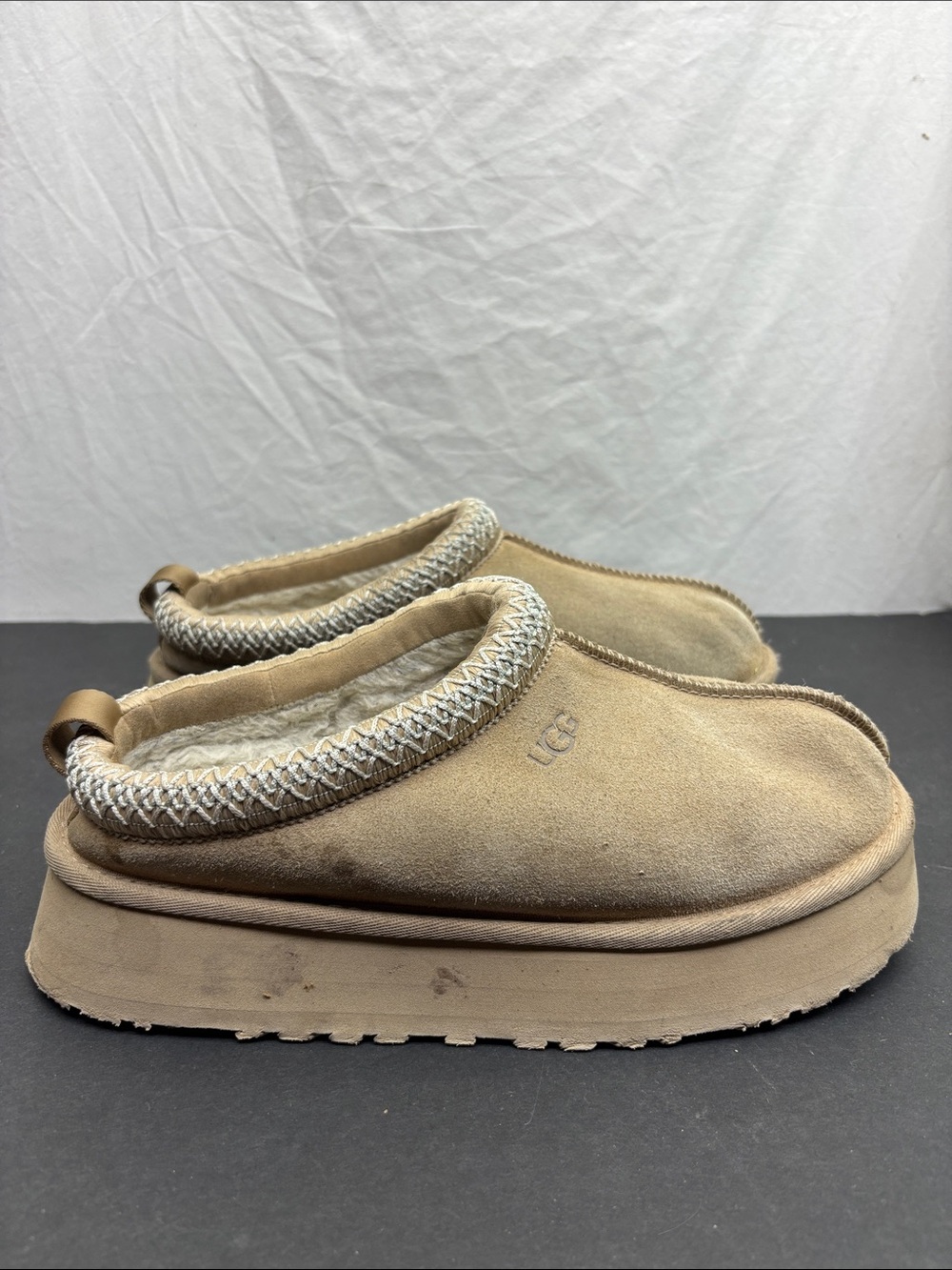 UGG Women’s Cream Slip-On Cozy Clog, SZ 8, box 78